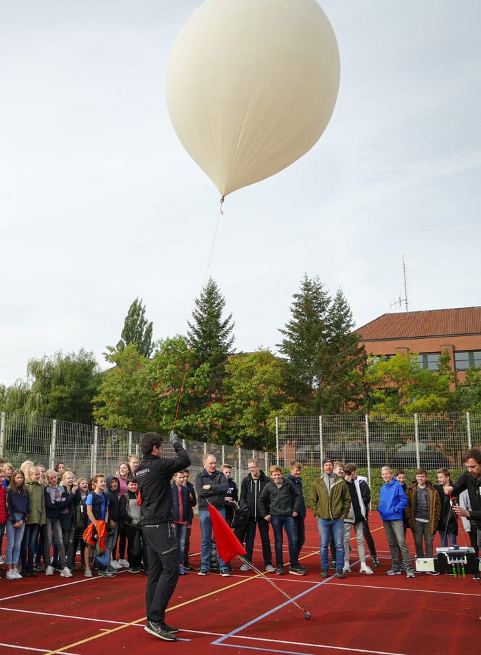 Wetterballonstart in die Stratosphäre